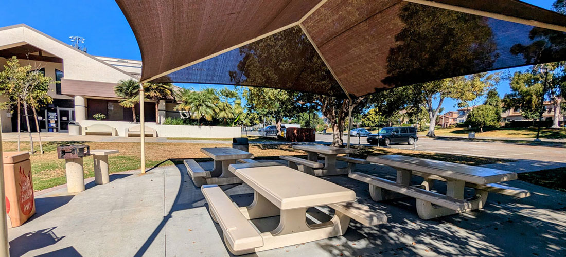 4 Picnic Tables