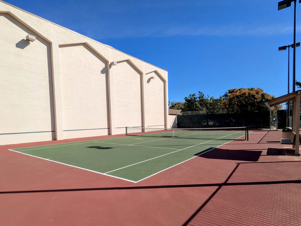 Wind Screens & Shaded Break Bench